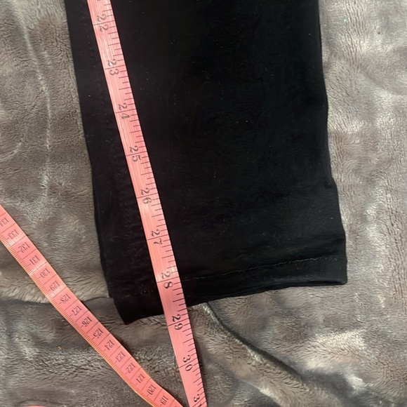 Women’s distressed jeans - Picture 9 of 10